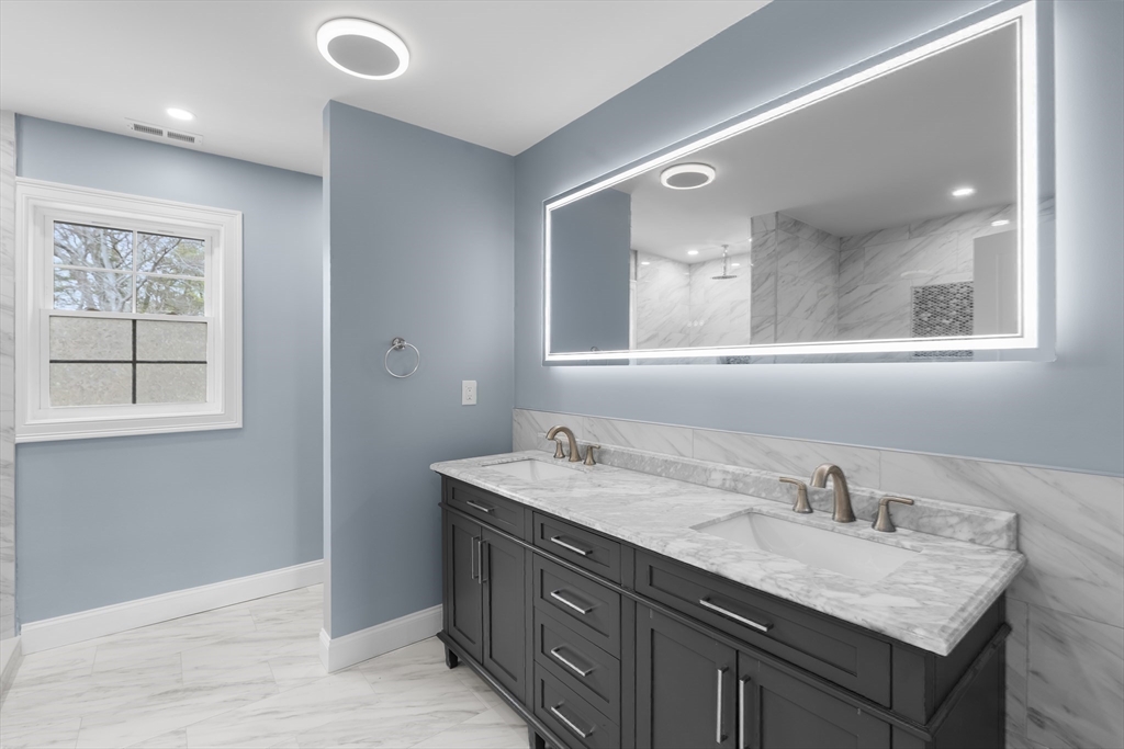 24 Marion Street Walpole, MA 02081 - Photo 21 of 41