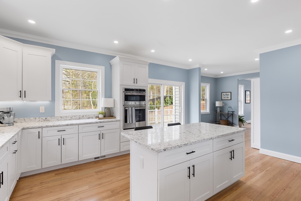 24 Marion Street Walpole, MA 02081 - Photo 5 of 41