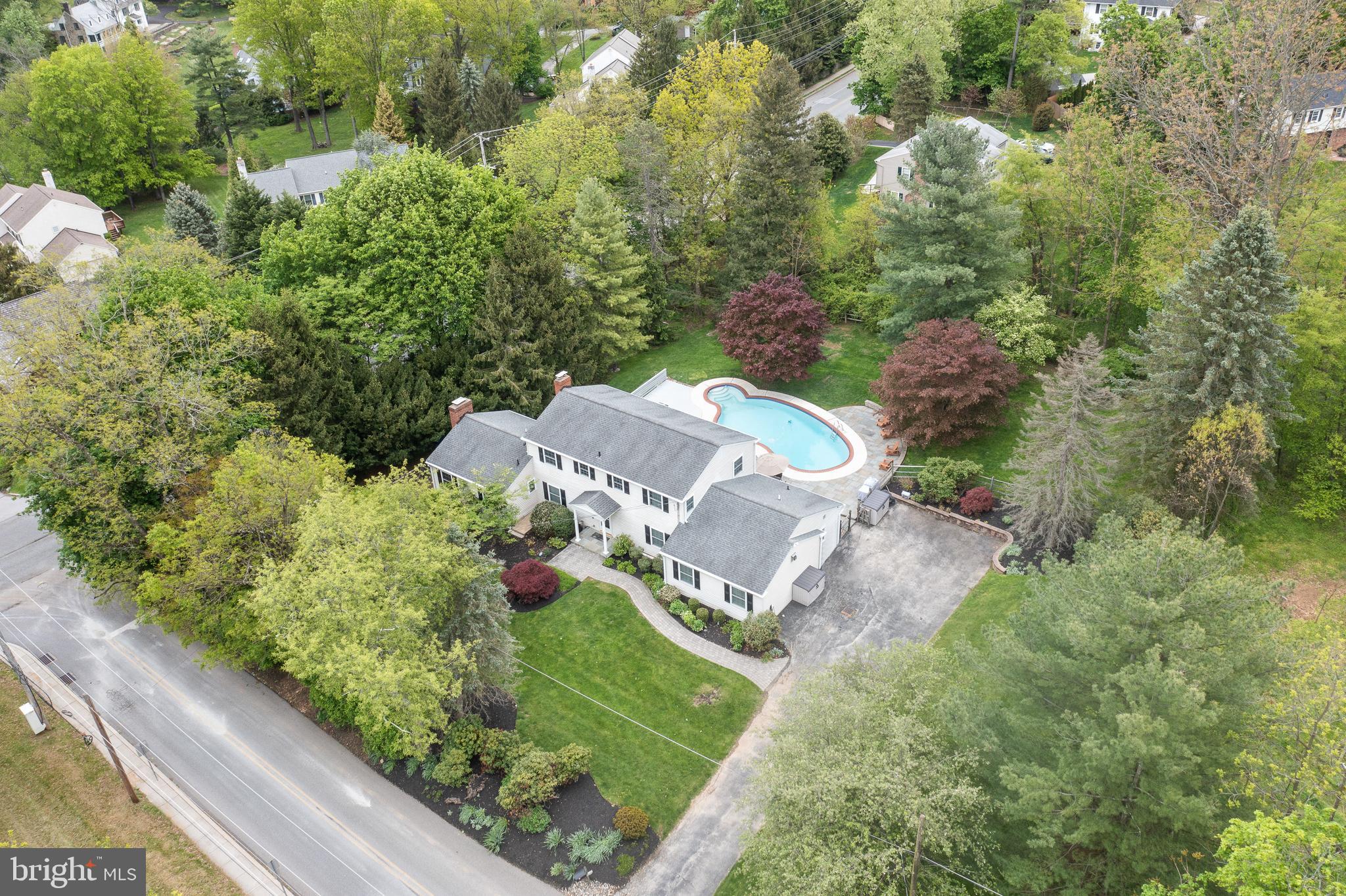 906 Old State Road Berwyn, PA 19312 - Photo 5 of 33