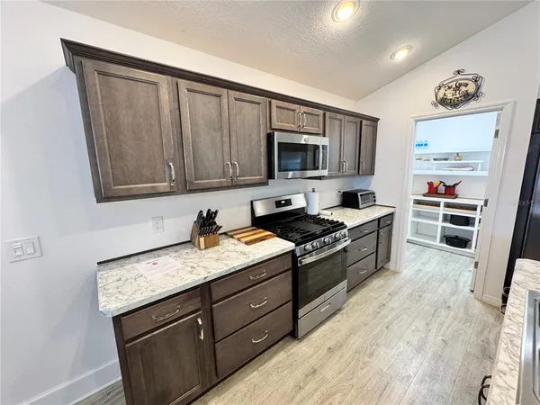 $1,800 | 5822 Roudell Way, The Villages, FL 32163