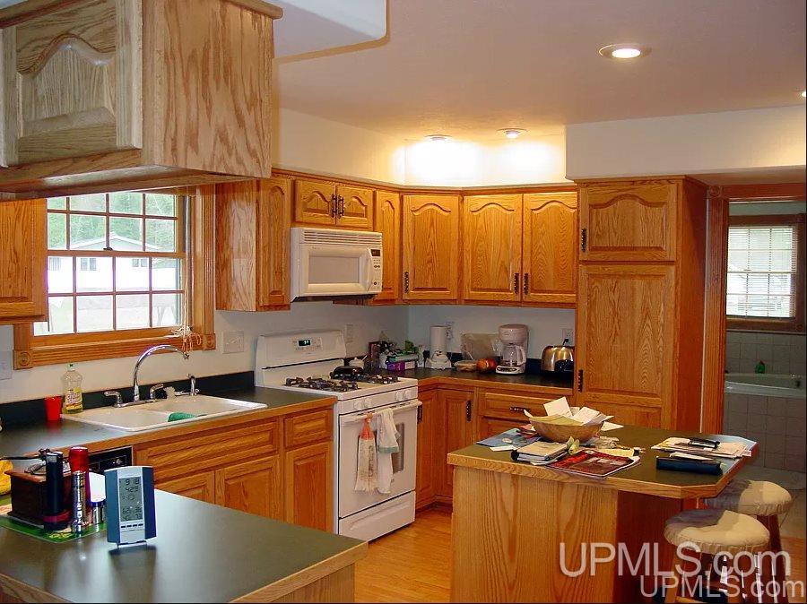 596 State Road Manistique, MI 49854 - Photo 10 of 44 Gallery Image 10