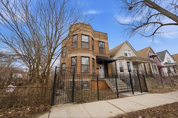 $1,750 | 7242 South May Street, Unit 1, Chicago, IL 60621