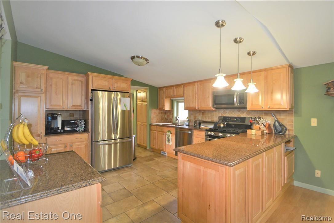 2947 Walsh Drive Rochester, MI 48309 - Photo 5 of 18 DSC_0151 (2).JPG