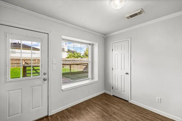 $2,300 | 158 Bristol Bend Lane, Dickinson, TX 77539