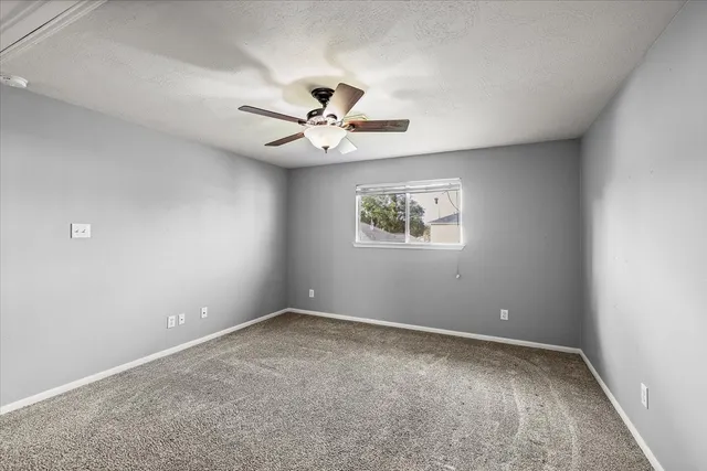 $2,300 | 158 Bristol Bend Lane, Dickinson, TX 77539