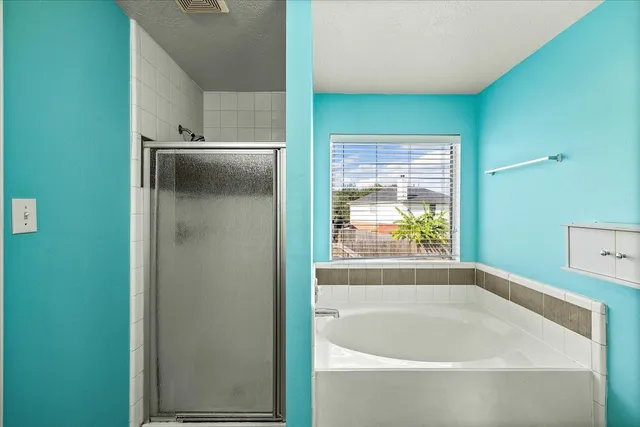 $2,300 | 158 Bristol Bend Lane, Dickinson, TX 77539