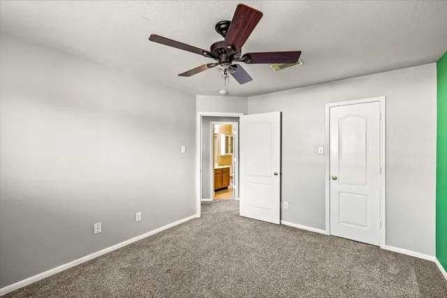 $2,300 | 158 Bristol Bend Lane, Dickinson, TX 77539