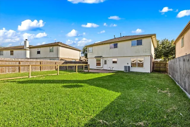 $2,300 | 158 Bristol Bend Lane, Dickinson, TX 77539