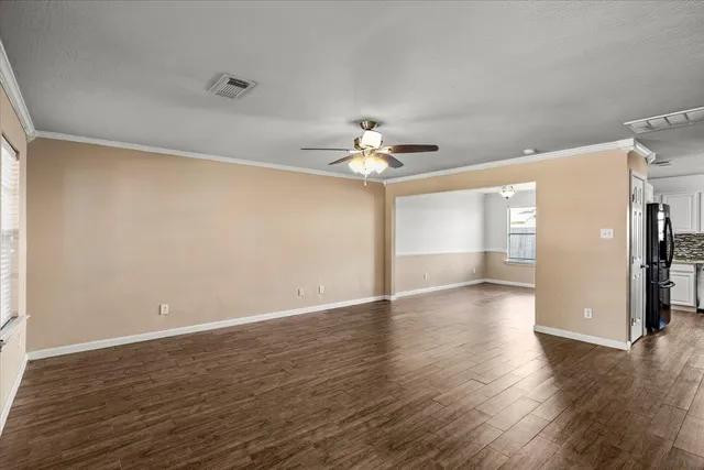 $2,300 | 158 Bristol Bend Lane, Dickinson, TX 77539