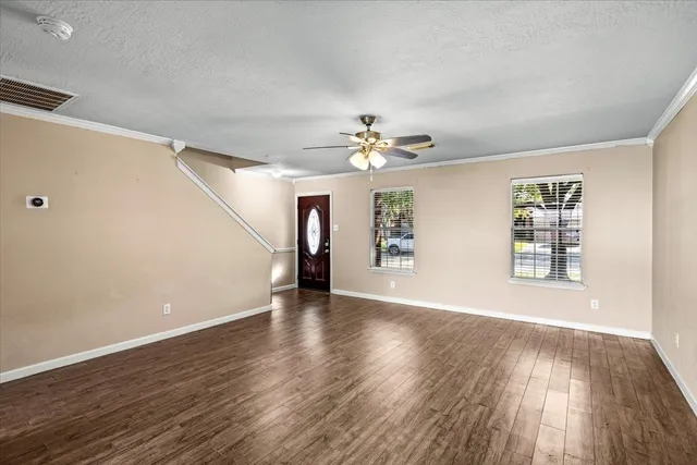 $2,300 | 158 Bristol Bend Lane, Dickinson, TX 77539