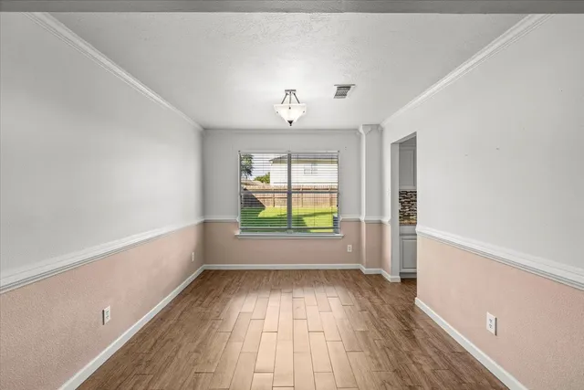 $2,300 | 158 Bristol Bend Lane, Dickinson, TX 77539