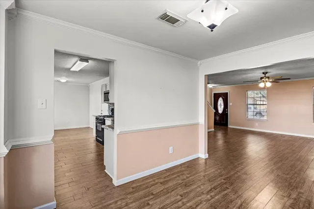 $2,300 | 158 Bristol Bend Lane, Dickinson, TX 77539