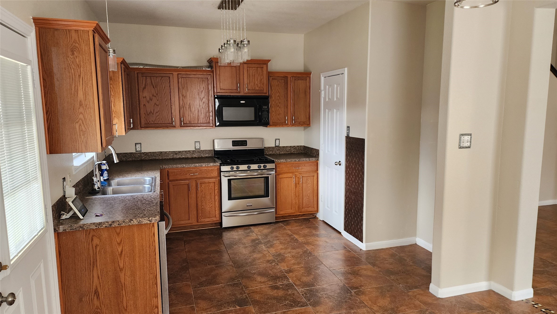 3911 Falvel Cove Drive Spring, TX 77388 - Photo 13 of 47