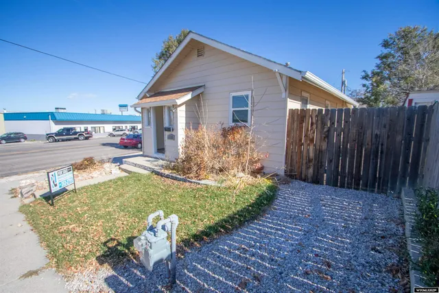 $169,900 | 1003 South Cherry Street, Casper, WY 82604
