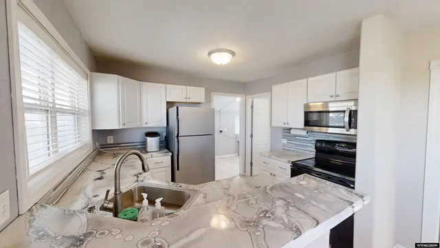 $169,900 | 1003 South Cherry Street, Casper, WY 82604