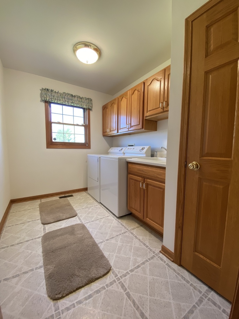 37W042 Hopps Road Elgin, IL 60124 - Photo 14 of 23