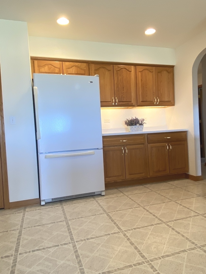 37W042 Hopps Road Elgin, IL 60124 - Photo 8 of 23