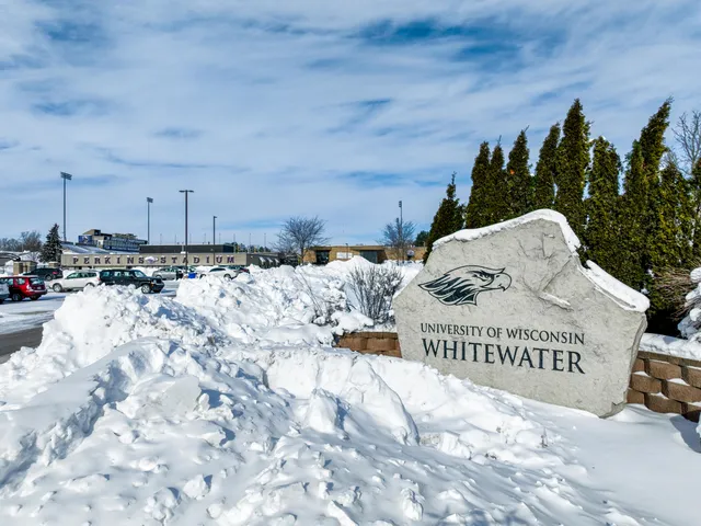 $387,950 | 1575 Meadowview Court, Whitewater, WI 53190