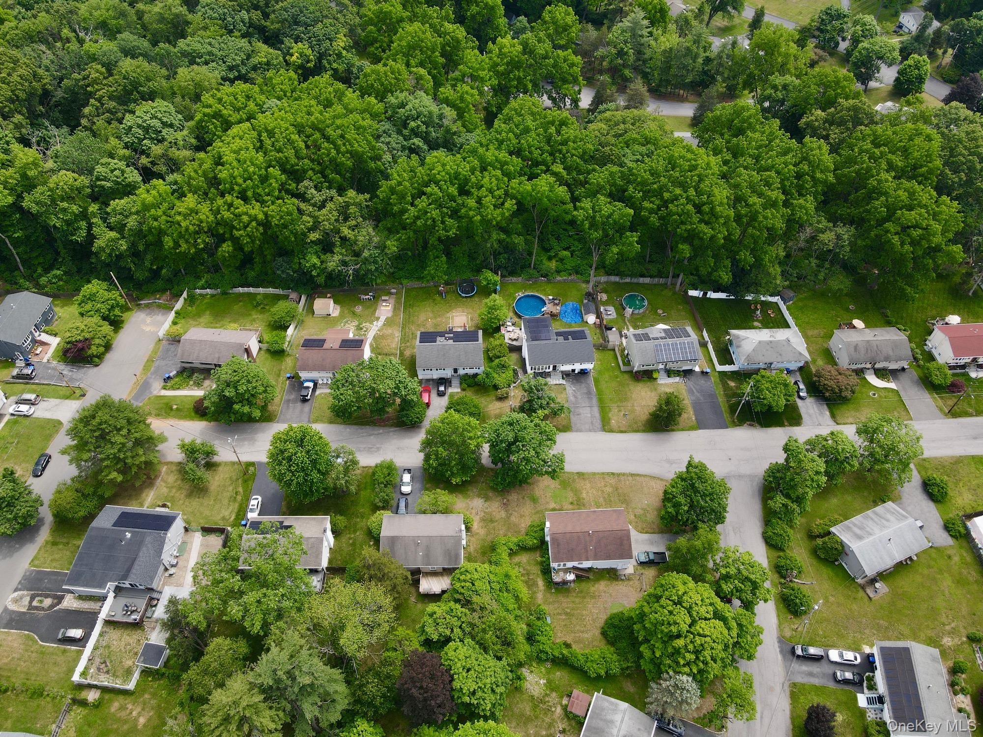 11 Lynbrook Road Poughkeepsie, NY 12603 - Photo 4 of 50