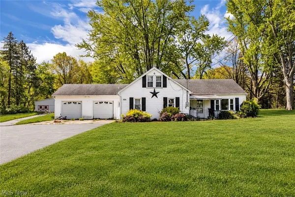 $274,900 | 4556 Warren - Sharon Road, Vienna, OH 44473