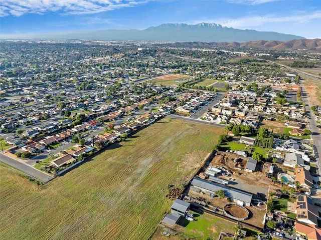 $1,900,000 | 9061 Limonite Avenue, Jurupa Valley, CA 92509