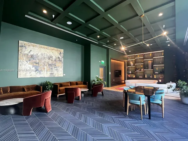 $3,200 | 11 Northeast 6th Street, Unit 2113, Miami, FL 33132