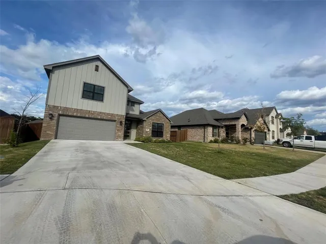 $2,500 | 420 Paloma Street, Weatherford, TX 76087