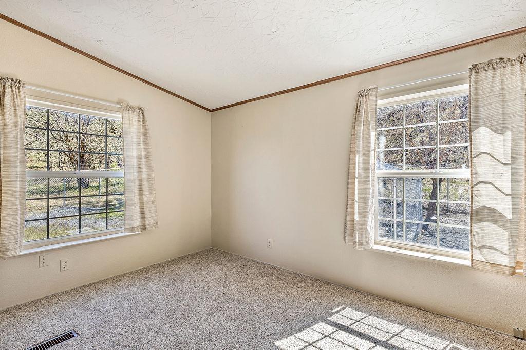 5533 Kane Creek Road Central Point, OR 97502 - Photo 17 of 32 Additional Photo