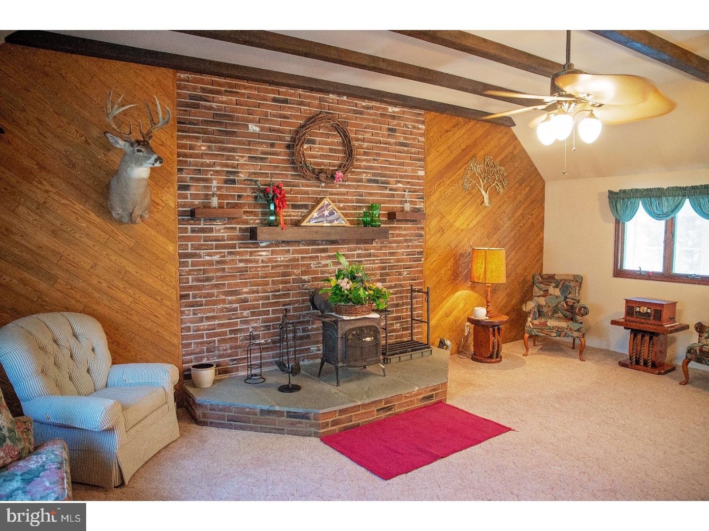 19 Weil Road Bechtelsville, PA 19505 - Photo 6 of 23 Family Room