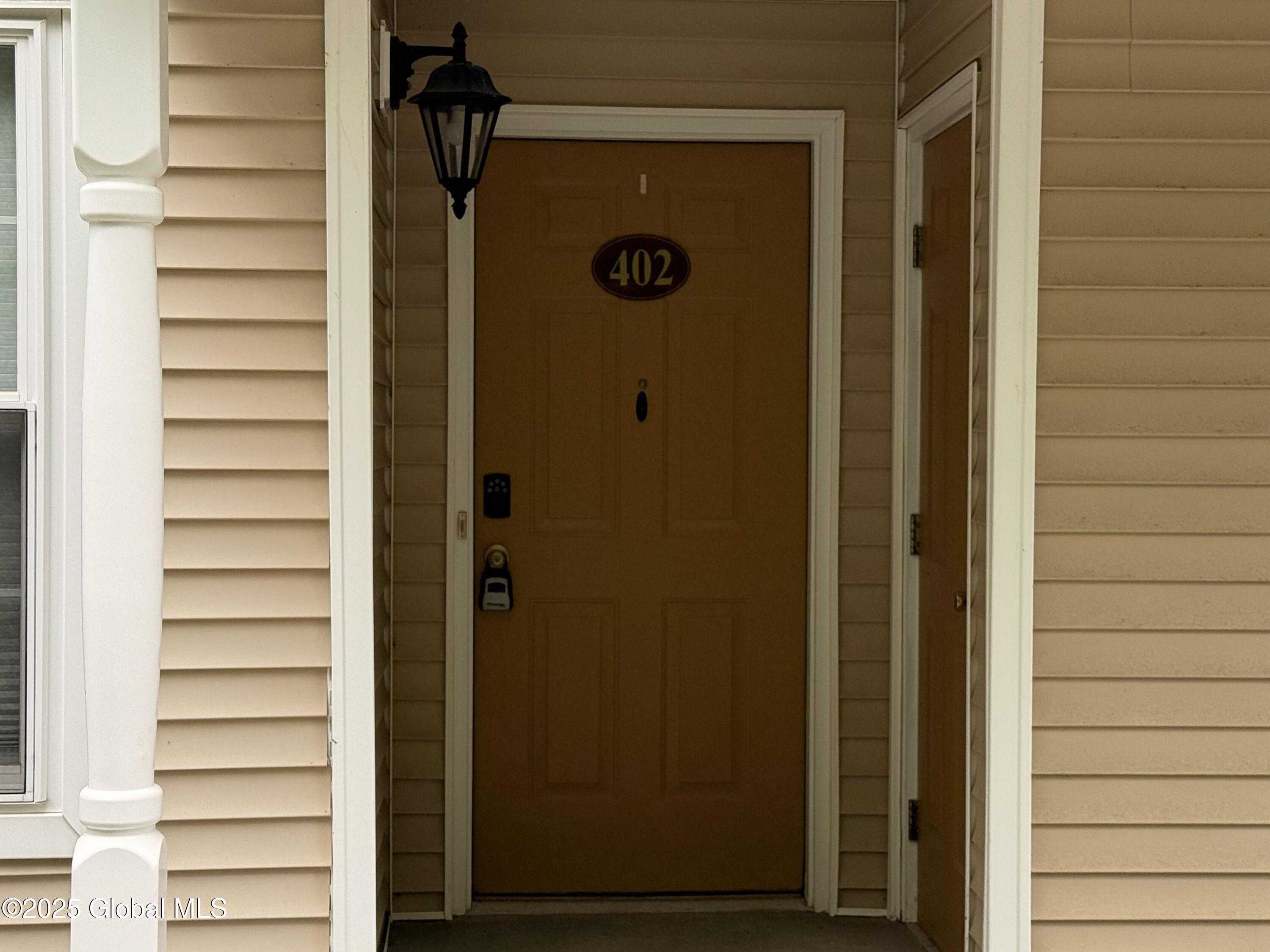 402 Cedar Run Rensselaer, NY 12144 - Photo 3 of 24 IMG_8578