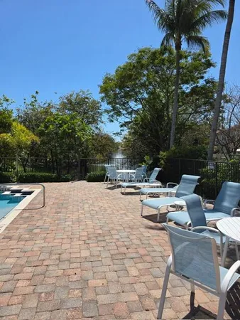 $2,300 | 398 Lake Monterey Circle, Boynton Beach, FL 33426