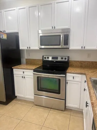 $2,300 | 398 Lake Monterey Circle, Boynton Beach, FL 33426