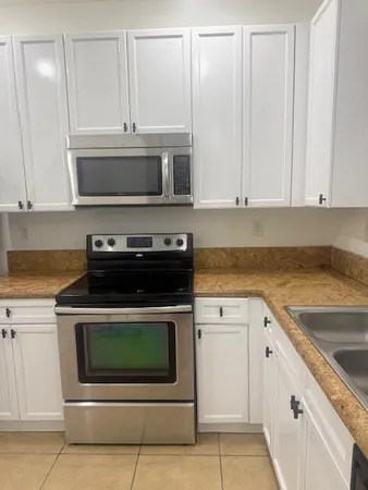 $2,300 | 398 Lake Monterey Circle, Boynton Beach, FL 33426