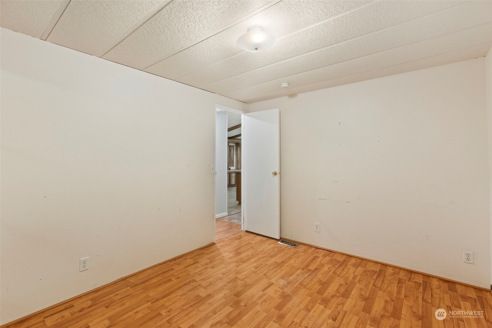 6829 Preston-Fall City Road Southeast Issaquah, WA 98027 - Photo 12 of 37 Gallery Image 12