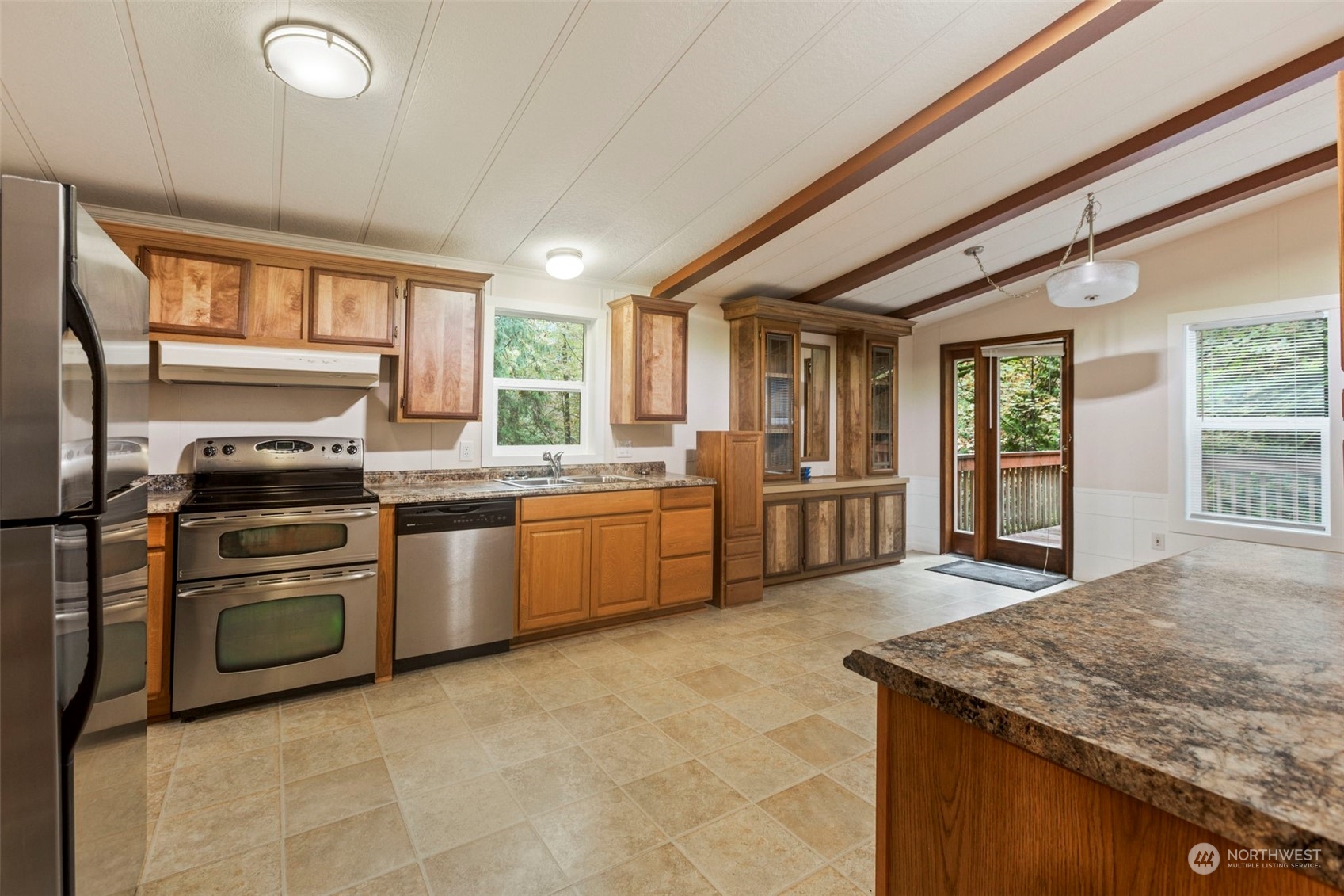 6829 Preston-Fall City Road Southeast Issaquah, WA 98027 - Photo 3 of 37 Gallery Image 3
