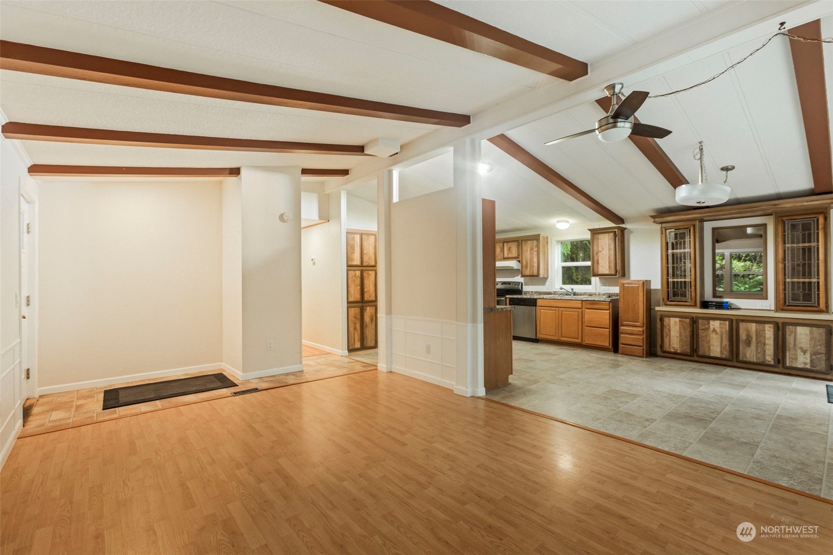 6829 Preston-Fall City Road Southeast Issaquah, WA 98027 - Photo 7 of 37 Gallery Image 7