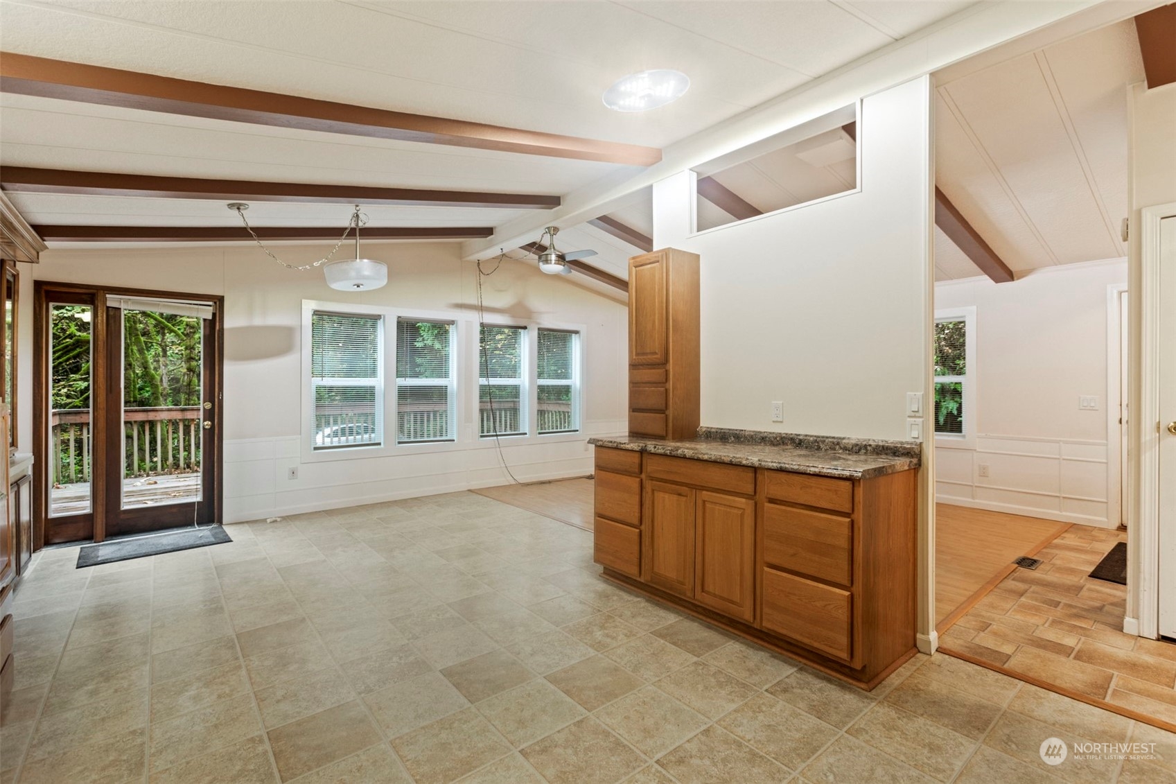 6829 Preston-Fall City Road Southeast Issaquah, WA 98027 - Photo 10 of 37 Gallery Image 10