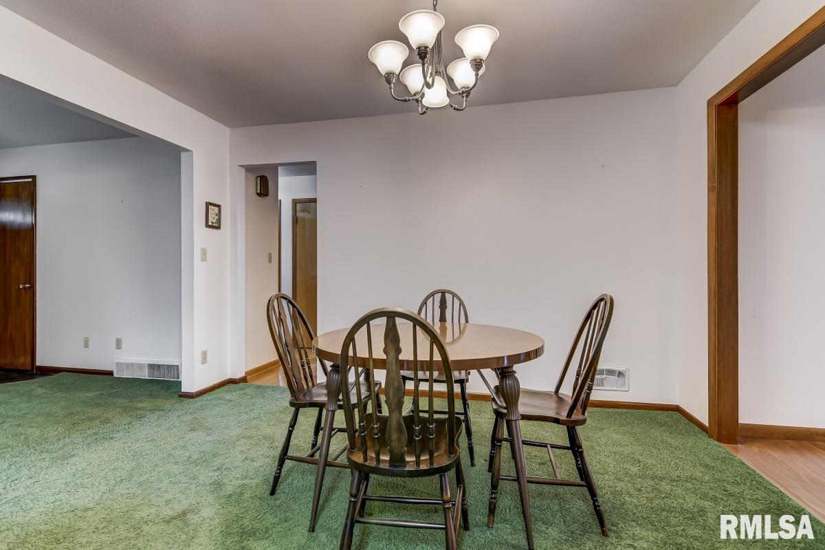 2308 Eastview Drive Springfield, IL 62702 - Photo 9 of 43 Gallery Image 9