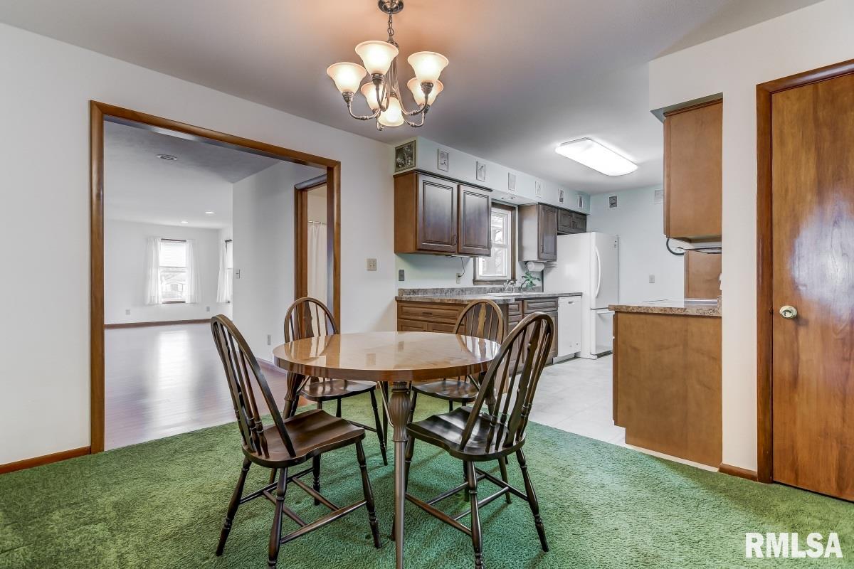 2308 Eastview Drive Springfield, IL 62702 - Photo 10 of 43 Gallery Image 10