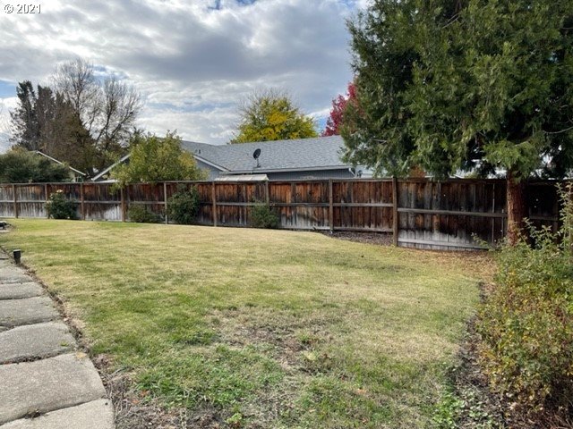 3151 Springbrook Road Medford, OR 97504 - Photo 14 of 17 Gallery Image 14
