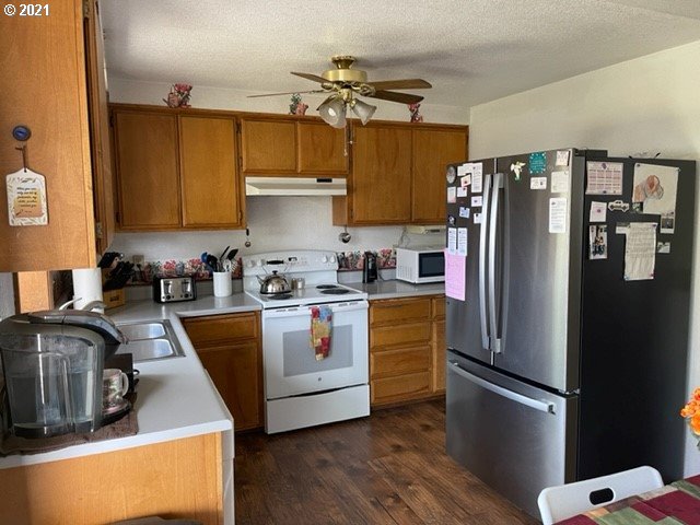 3151 Springbrook Road Medford, OR 97504 - Photo 4 of 17 Gallery Image 4