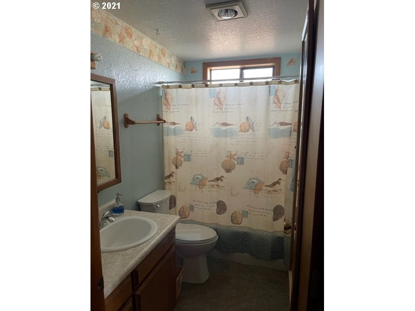 3151 Springbrook Road Medford, OR 97504 - Photo 9 of 17 Gallery Image 9