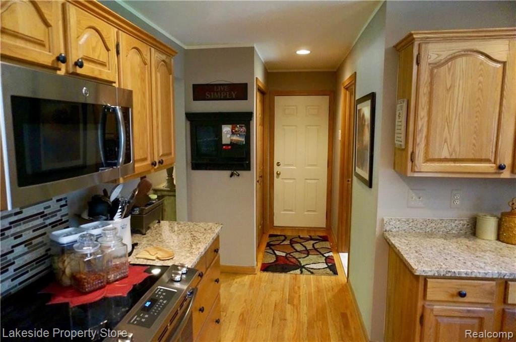 2869 West Avon Road Rochester Hills, MI 48309 - Photo 19 of 47
