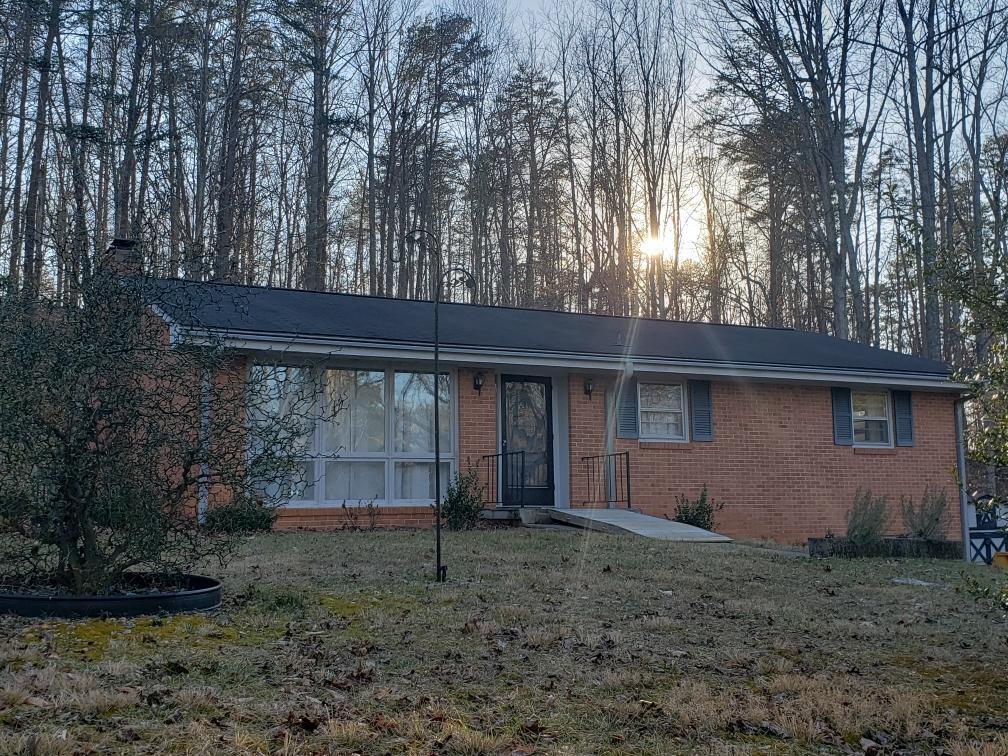 4423 Pitzer Road Roanoke, VA 24014 - Photo 2 of 40 2 Front