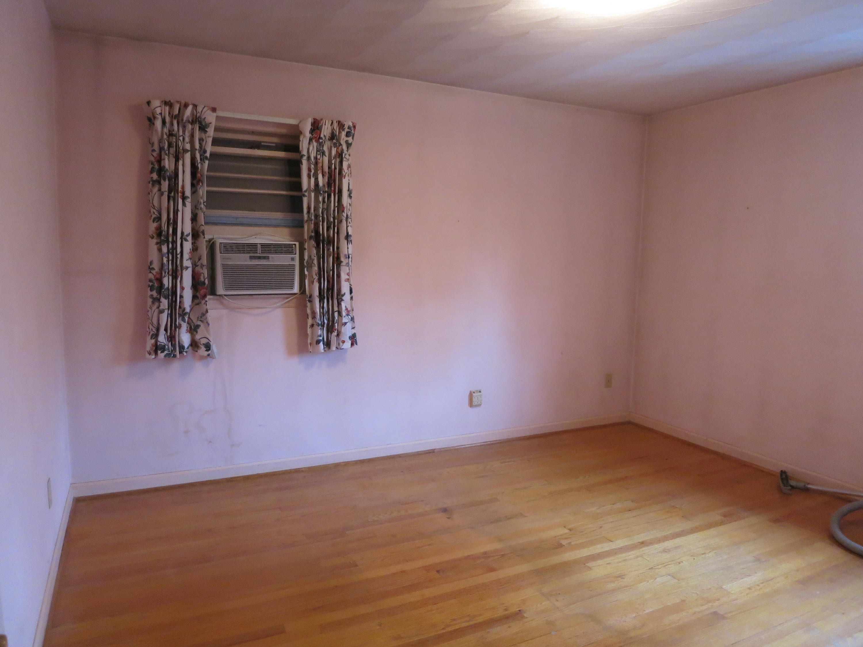 4423 Pitzer Road Roanoke, VA 24014 - Photo 11 of 40 11 Master Bedroom