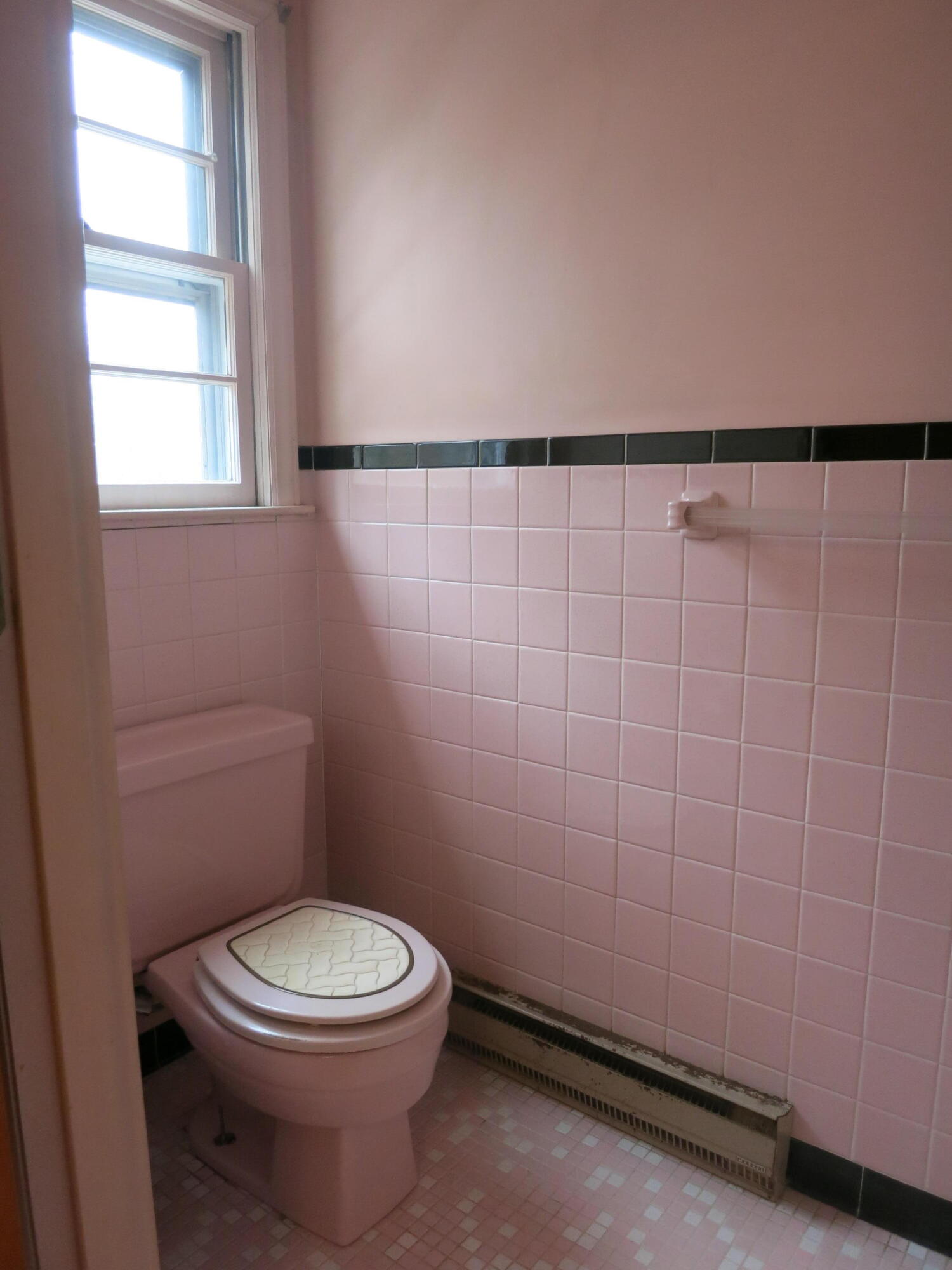 4423 Pitzer Road Roanoke, VA 24014 - Photo 13 of 40 13 Master Half Bath