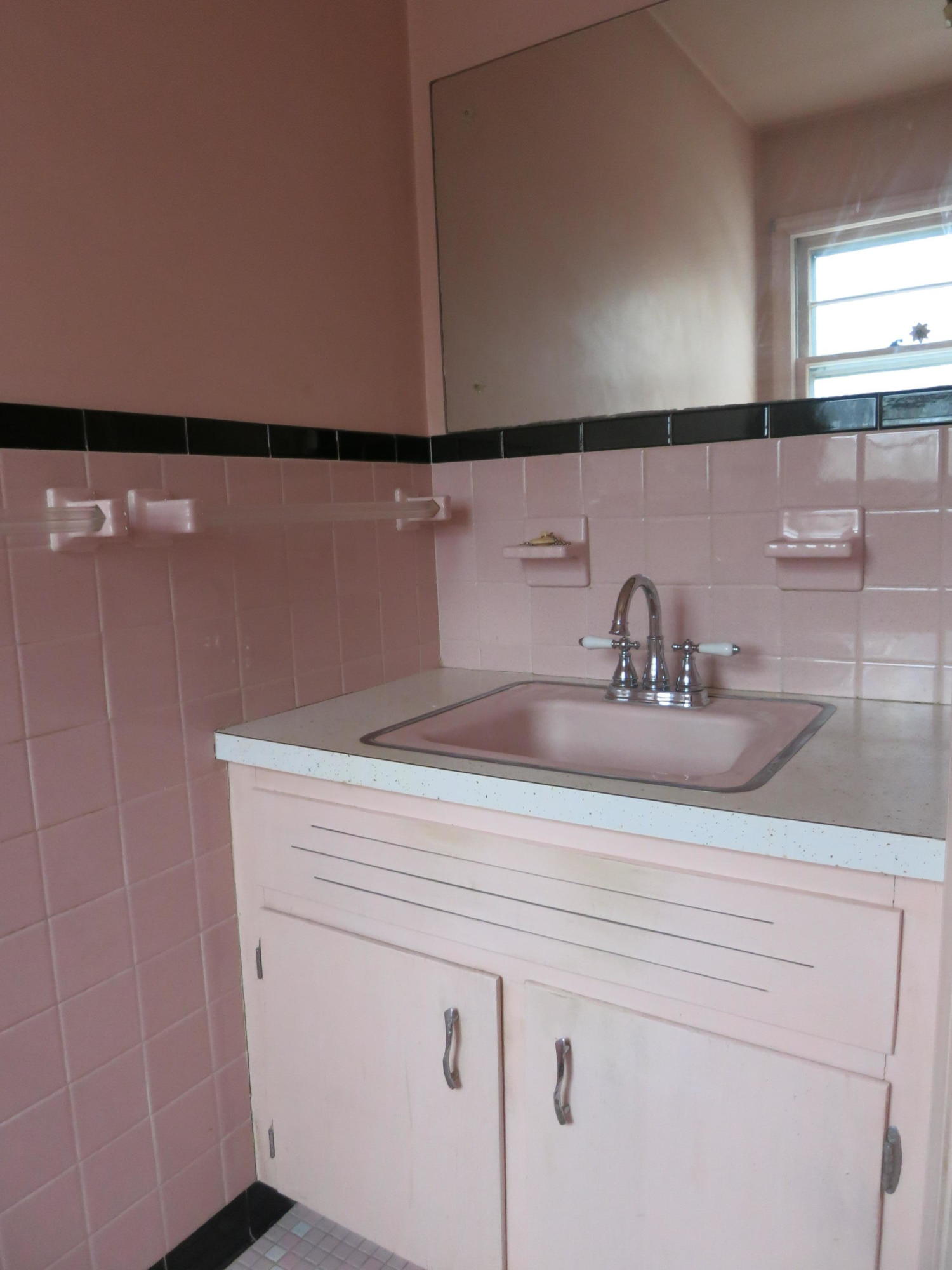 4423 Pitzer Road Roanoke, VA 24014 - Photo 14 of 40 14 Master Half Bath