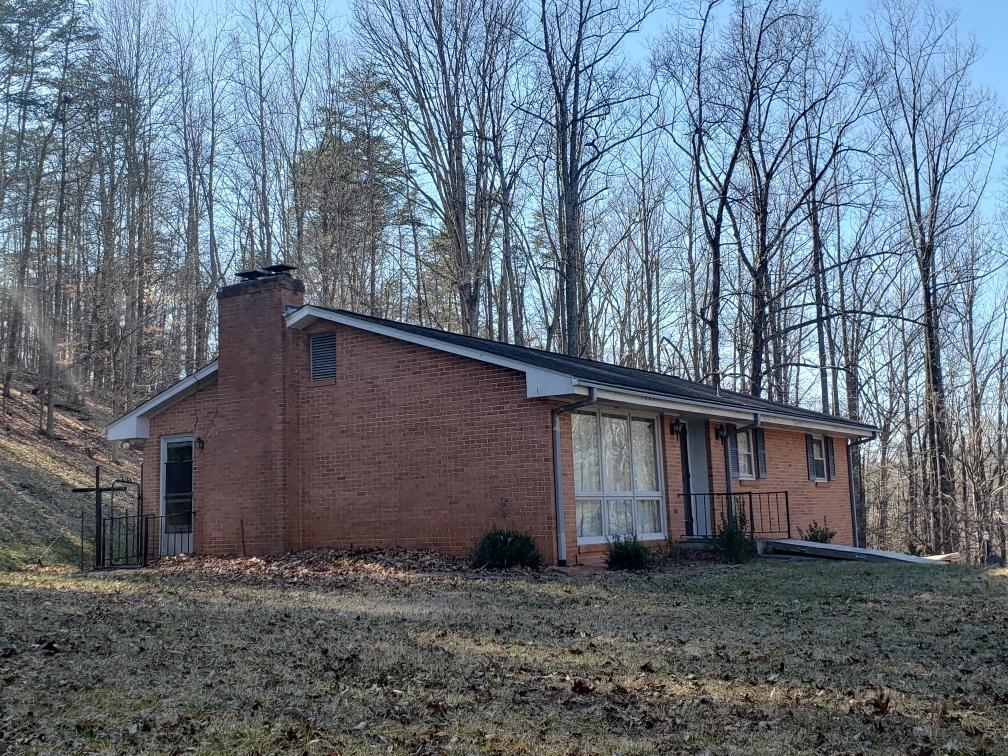 4423 Pitzer Road Roanoke, VA 24014 - Photo 22 of 40 22 Front