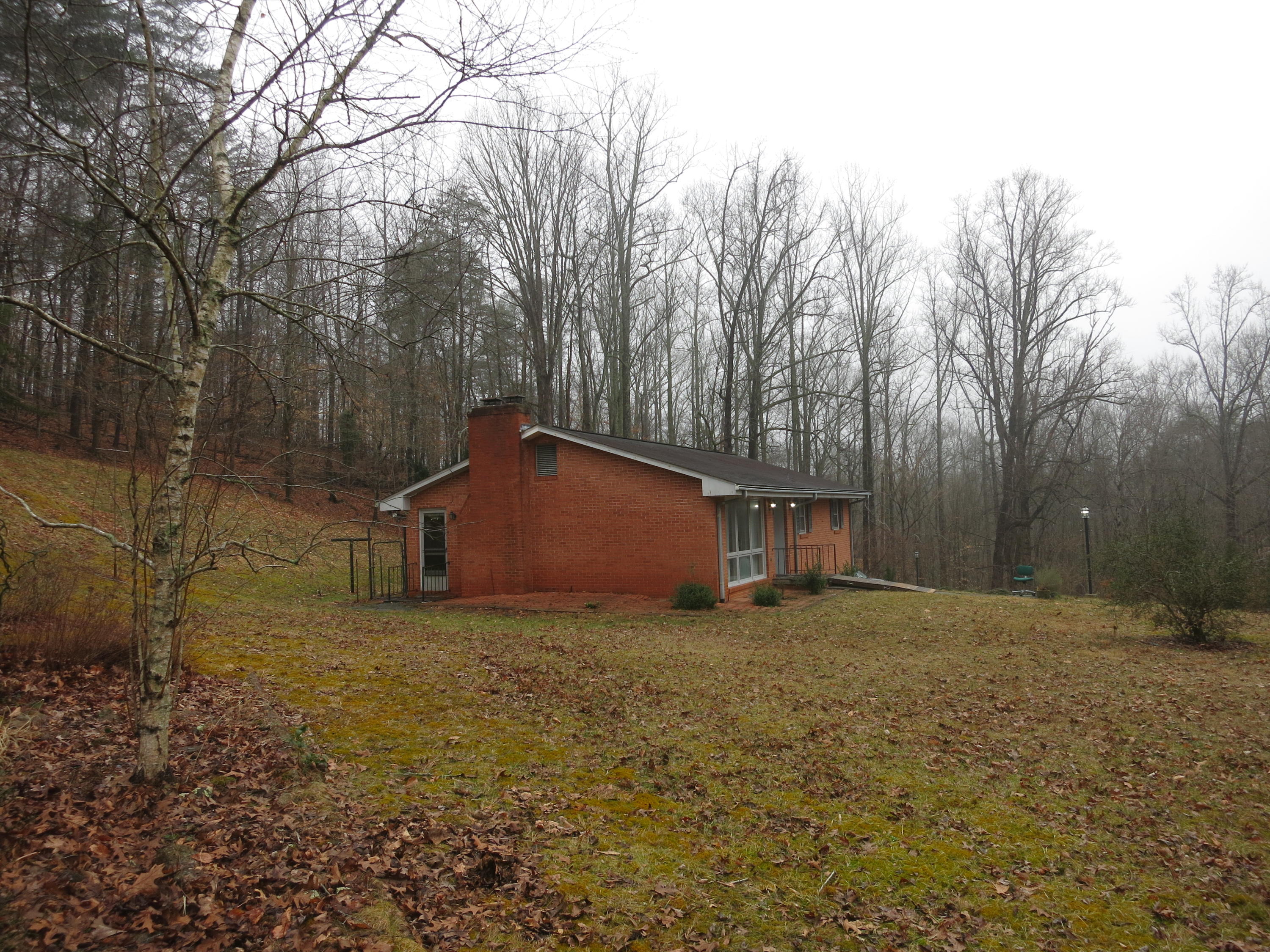 4423 Pitzer Road Roanoke, VA 24014 - Photo 24 of 40 24 Side