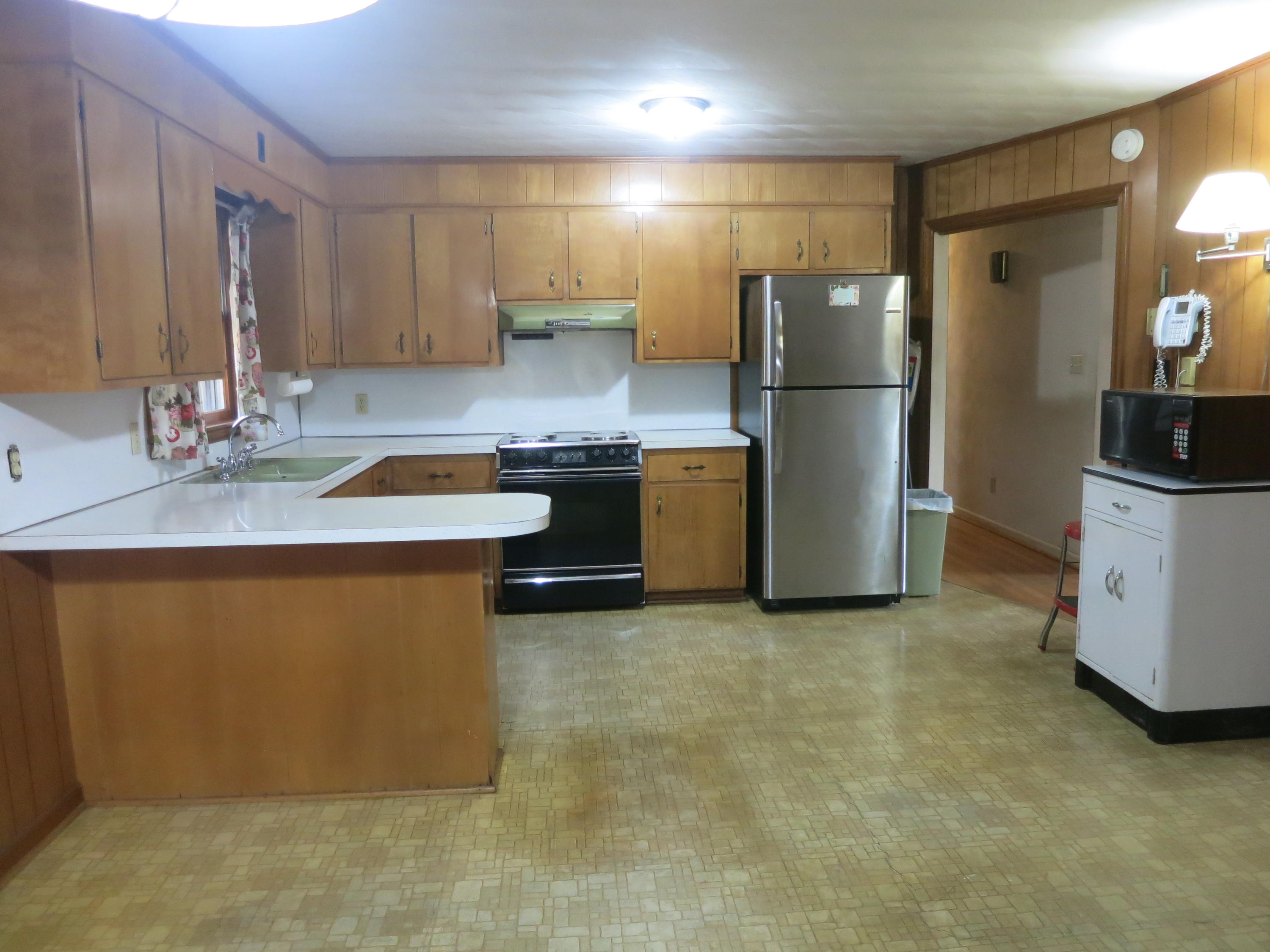 4423 Pitzer Road Roanoke, VA 24014 - Photo 8 of 40 8 Kitchen